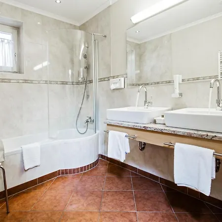 Hasenauer 4 Sterne Superior 酒店 萨尔巴赫