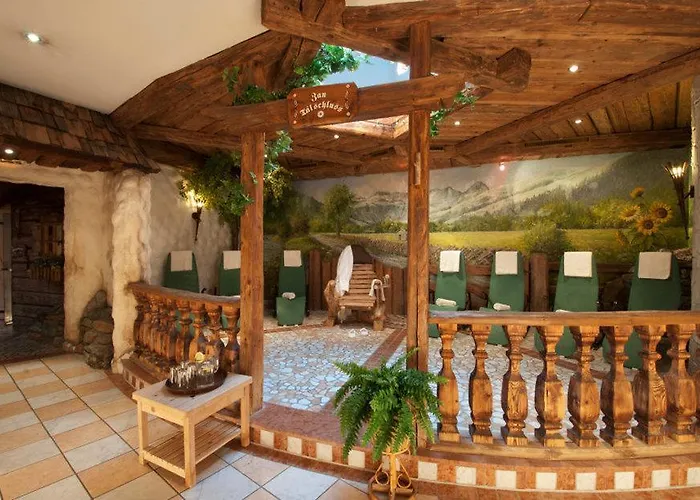 ホテル Hasenauer 4 Sterne Superior ザールバッハ・ヒンターグレム